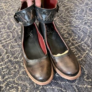 FREEBIRD MOANA BROWN SHOE